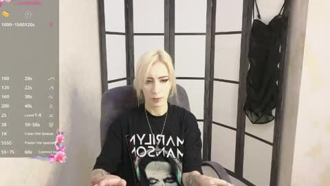 Emily online show from 04-19-26, 08:24