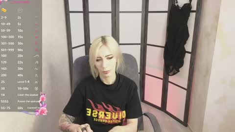 Snapshot of black_orchides chatting on 05-12-26, 08:33 Emily online show from 05-12-26, 08:33