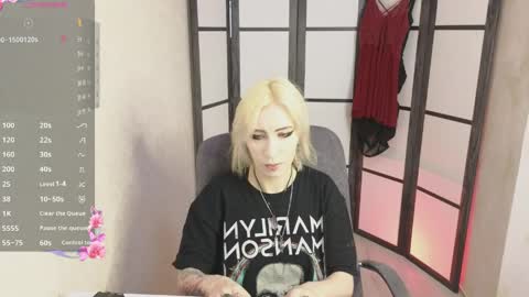 Snapshot of black_orchides chatting on 05-18-26, 08:20 Emily online show from 05-18-26, 08:20