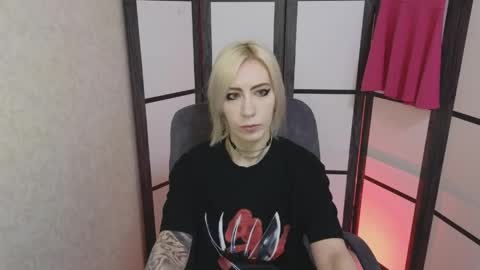 Snapshot of black_orchides chatting on 06-02-26, 08:27 Emily online show from 06-02-26, 08:27