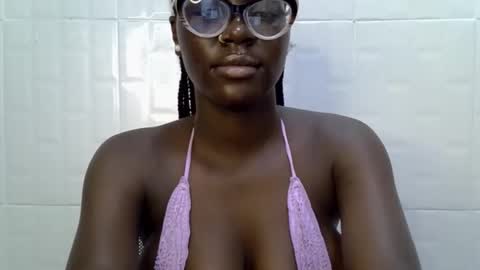 Snapshot of black_petitqueen12 chatting on 11-06-25, 09:32 BLACK online show from 11-06-25, 09:32