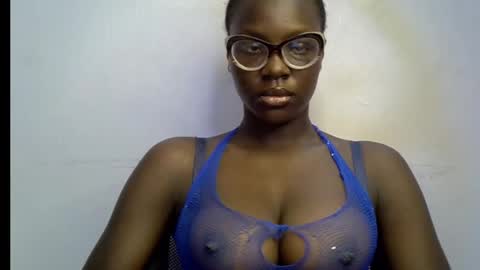 Snapshot of black_petitqueen12 chatting on 12-16-25, 07:02 BLACK online show from 12-16-25, 07:02