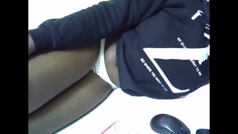 Snapshot of black_queen9 chatting on 11-05-25, 11:16 noel online show from 11-05-25, 11:16