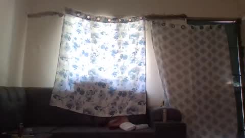 Snapshot of black_umbre chatting on 05-08-26, 07:25 Dee online show from 05-08-26, 07:25