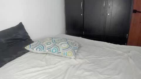 blackandwhite1_ online show from 12-22-25, 01:19