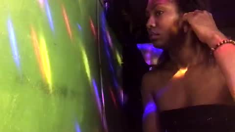 Snapshot of blackasiancockts chatting on 02-02-25, 10:17 Crystal online show from 02-02-25, 10:17