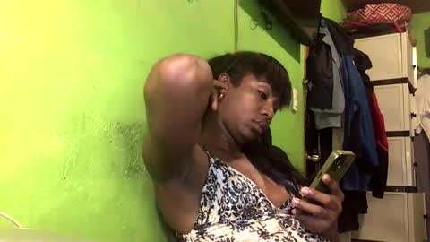 Snapshot of blackasiancockts chatting on 11-12-25, 04:13 Crystal online show from 11-12-25, 04:13