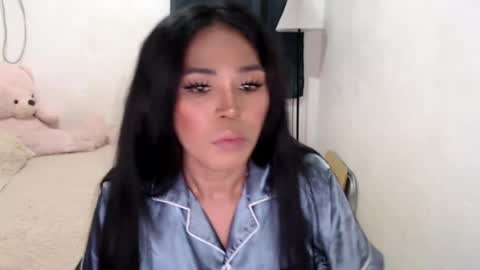 Snapshot of blackbarbiesavanna_23 chatting on 07-11-26, 01:47 savanna online show from 07-11-26, 01:47