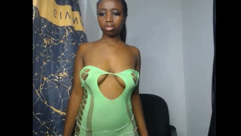 lela online show from 04-25-26, 06:05