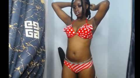 Snapshot of blackbeauty60 chatting on 06-07-26, 06:33 lela online show from 06-07-26, 06:33