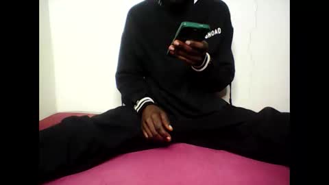 Snapshot of blackcoupel chatting on 11-30-25, 07:18 blackcoupel online show from 11-30-25, 07:18