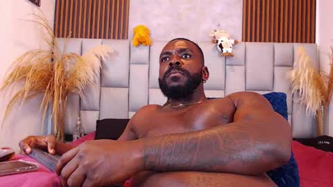 Snapshot of blackemperador chatting on 11-06-25, 12:11 Black Emperador online show from 11-06-25, 12:11