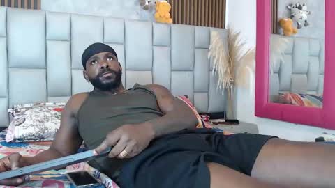 Snapshot of blackemperador chatting on 11-27-25, 03:30 Black Emperador online show from 11-27-25, 03:30