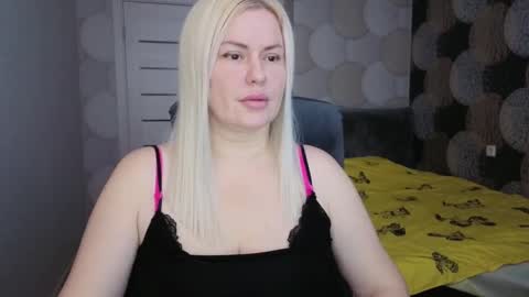 Snapshot of blackeyes11 chatting on 10-23-25, 02:00 blackeyes11 online show from 10-23-25, 02:00