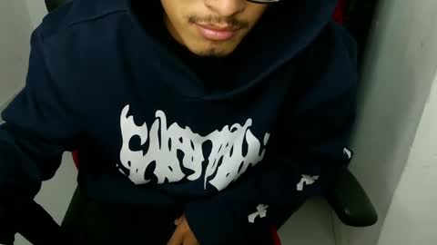 Snapshot of blackfox_desire chatting on 05-04-26, 06:26 mateo online show from 05-04-26, 06:26