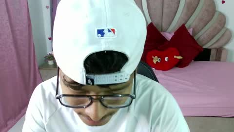 Snapshot of blackfox_desire chatting on 05-08-26, 06:35 mateo online show from 05-08-26, 06:35