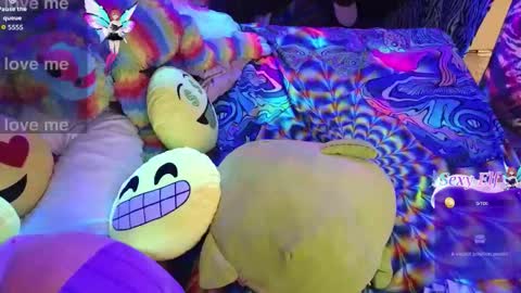 Snapshot of blacklightparty69 chatting on 01-18-26, 02:04 blacklightparty69 online show from 01-18-26, 02:04