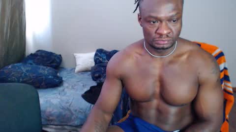 Snapshot of blackmusclegym chatting on 02-13-25, 10:55 blackmusclegym online show from 02-13-25, 10:55