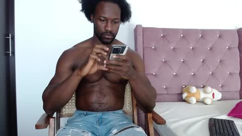 Twtter 1MikeBeckford            Onlyfns beckfordmike online show from 01-28-25, 12:43