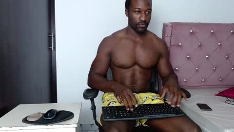 Twtter 1MikeBeckford            Onlyfns beckfordmike online show from 03-05-25, 12:55