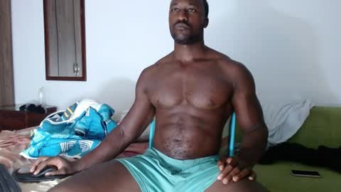 Snapshot of blacknikes chatting on 07-29-26, 08:01 Twtter 1MikeBeckford Onlyfns beckfordmike online show from 07-29-26, 08:01