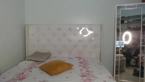 Snapshot of blackqueenofparis chatting on 05-21-26, 12:28 Paris online show from 05-21-26, 12:28