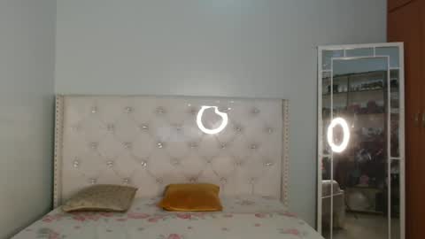 Snapshot of blackqueenofparis chatting on 06-24-26, 05:28 Paris online show from 06-24-26, 05:28