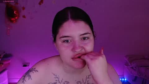 Snapshot of blackroseonee chatting on 05-13-26, 08:16 blackroseonee online show from 05-13-26, 08:16