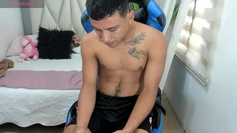 Snapshot of blacksex_boy chatting on 12-27-24, 06:10 Marlon online show from 12-27-24, 06:10