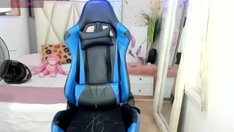 Snapshot of blacksex_boy chatting on 02-02-25, 04:11 Marlon online show from 02-02-25, 04:11