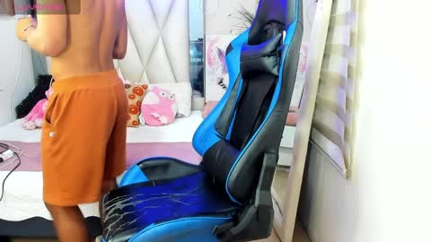 Snapshot of blacksex_boy chatting on 02-09-25, 03:45 Marlon online show from 02-09-25, 03:45