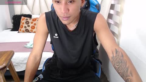 Snapshot of blacksex_boy chatting on 02-19-25, 07:05 Marlon online show from 02-19-25, 07:05