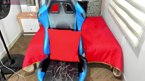 Snapshot of blacksex_boy chatting on 10-30-25, 09:44 Marlon online show from 10-30-25, 09:44