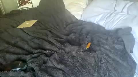 ebony online show from 10-22-25, 05:24