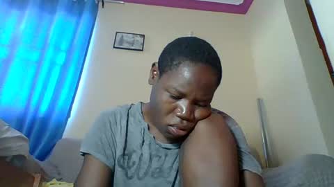 Snapshot of blacksexygal chatting on 06-19-26, 11:03 SARAH online show from 06-19-26, 11:03
