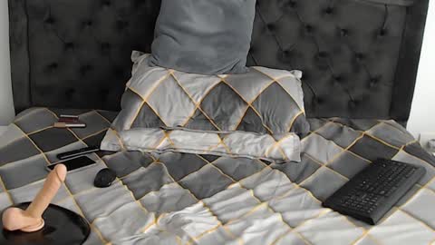 Mira online show from 02-12-25, 10:24