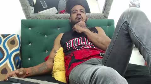 Snapshot of blade_foxx chatting on 01-06-25, 03:20 Richard online show from 01-06-25, 03:20