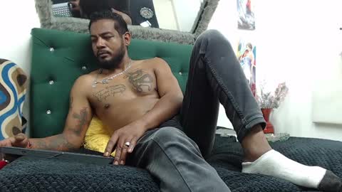 Snapshot of blade_foxx chatting on 01-24-25, 12:42 Richard online show from 01-24-25, 12:42