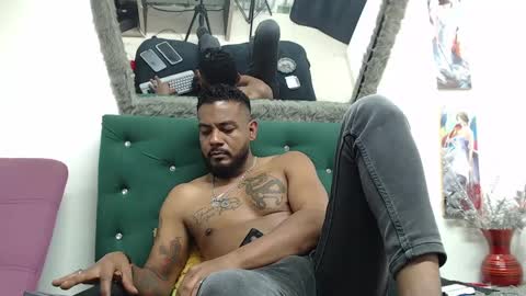 Snapshot of blade_foxx chatting on 01-25-25, 11:43 Richard online show from 01-25-25, 11:43