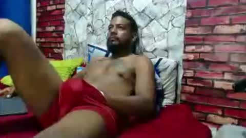 Snapshot of blade_foxx chatting on 08-07-26, 02:46 Richard online show from 08-07-26, 02:46