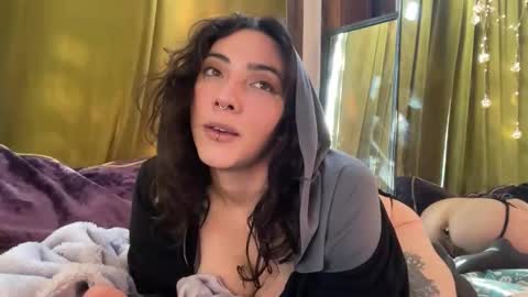 Snapshot of blair_switch chatting on 10-12-25, 03:55 Blair online show from 10-12-25, 03:55