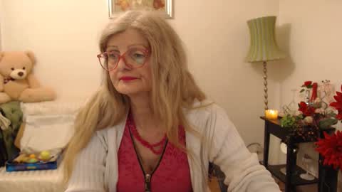 Snapshot of blairfort chatting on 02-19-25, 10:09 blairfort online show from 02-19-25, 10:09