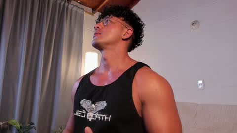 Snapshot of blake_levi chatting on 12-04-24, 10:19 Blake Levi Independent Model online show from 12-04-24, 10:19