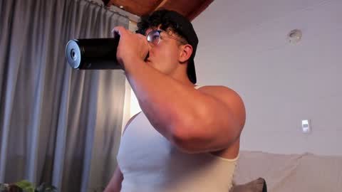 Snapshot of blake_levi chatting on 12-13-24, 07:21 Blake Levi Independent Model online show from 12-13-24, 07:21