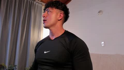 Snapshot of blake_levi chatting on 12-23-24, 12:14 Blake Levi Independent Model online show from 12-23-24, 12:14