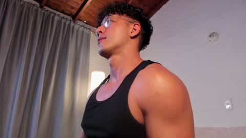 Snapshot of blake_levi chatting on 12-27-24, 04:47 Blake Levi Independent Model online show from 12-27-24, 04:47