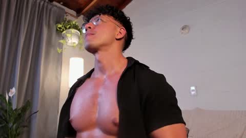 Snapshot of blake_levi chatting on 01-10-25, 02:14 Blake Levi Independent Model online show from 01-10-25, 02:14