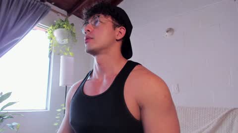 Snapshot of blake_levi chatting on 02-01-25, 07:02 Blake Levi Independent Model online show from 02-01-25, 07:02