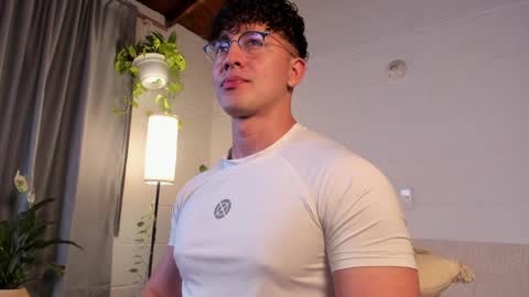 Snapshot of blake_levi chatting on 02-08-25, 11:24 Blake Levi Independent Model online show from 02-08-25, 11:24