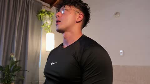 Snapshot of blake_levi chatting on 02-12-25, 09:54 Blake Levi Independent Model online show from 02-12-25, 09:54